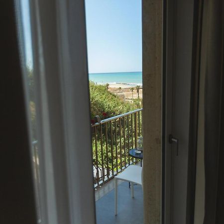 B&B A Due Passi Dal Mare Gela Exterior foto